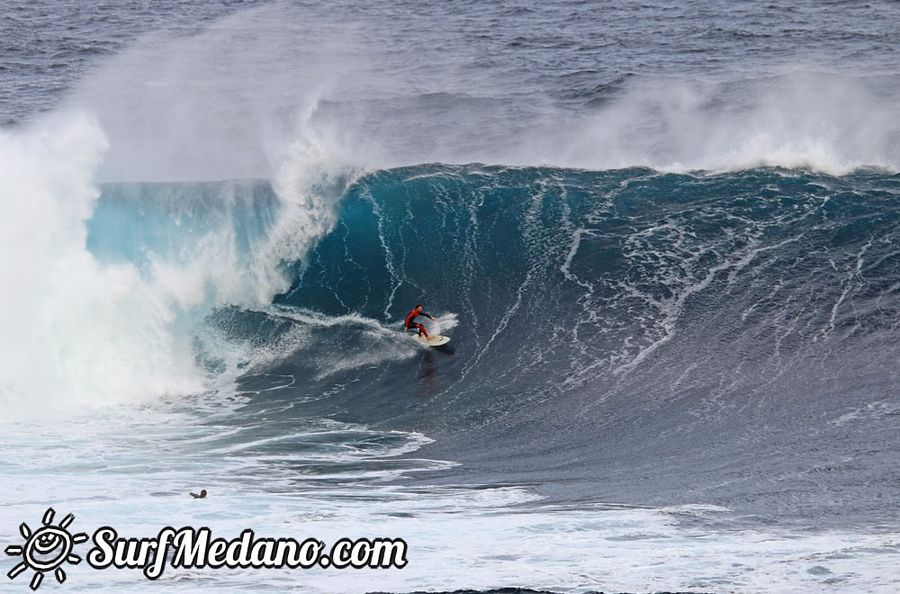 BIG XXL Wave Surfing North Tenerife Tenerife