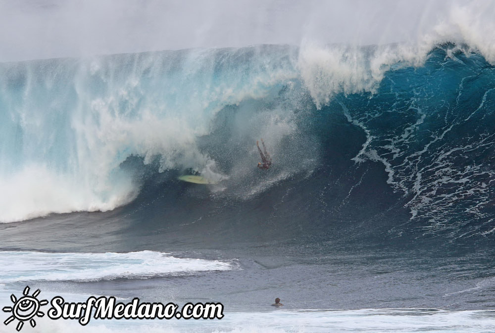 BIG XXL Wave Surfing North Tenerife Tenerife