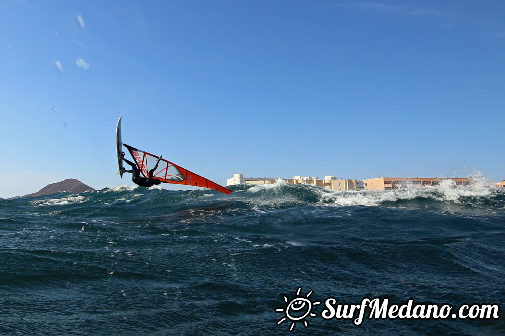  Front looping at El Cabezo in El Medano Tenerife 10-01-2017 Tenerife