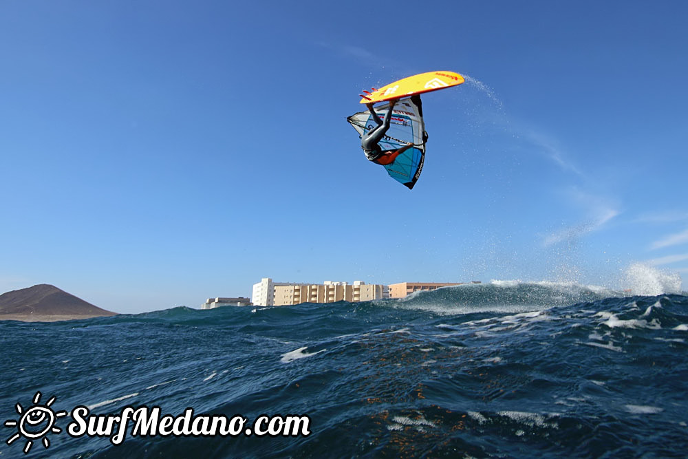  Front looping at El Cabezo in El Medano Tenerife 10-01-2017 Tenerife