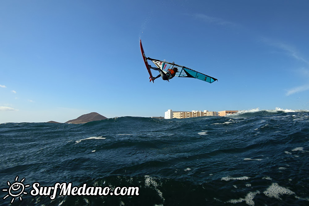  Front looping at El Cabezo in El Medano Tenerife 10-01-2017 Tenerife