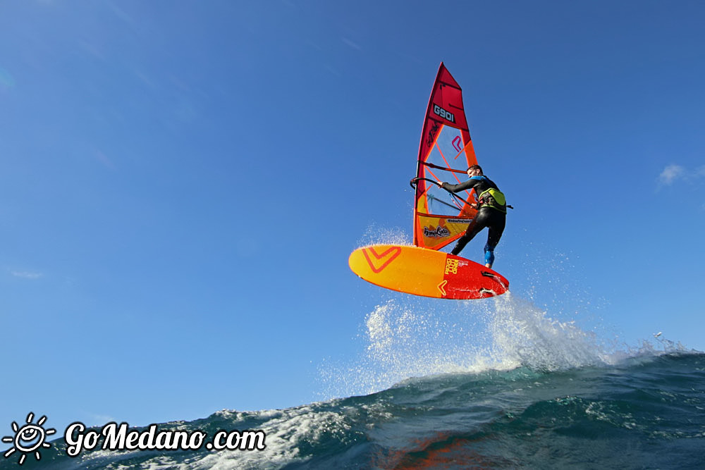  Front looping at El Cabezo in El Medano Tenerife 10-01-2017 Tenerife