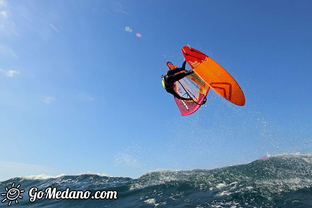  Front looping at El Cabezo in El Medano Tenerife 10-01-2017 Tenerife